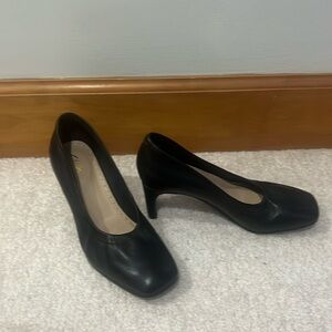 Clarks square toe leather pumps